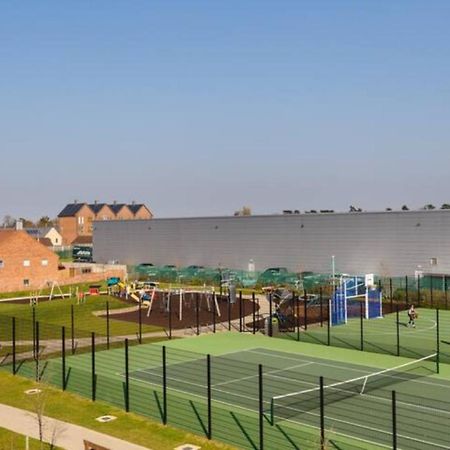 Contemporary Trumpington Apartment With Self Check-In ,Free On-Site Parking, Terrace, Super Fast Wifi & 5 Mins Drive To Papworth & Addenbrookes Hospitals 캠브리지 외부 사진