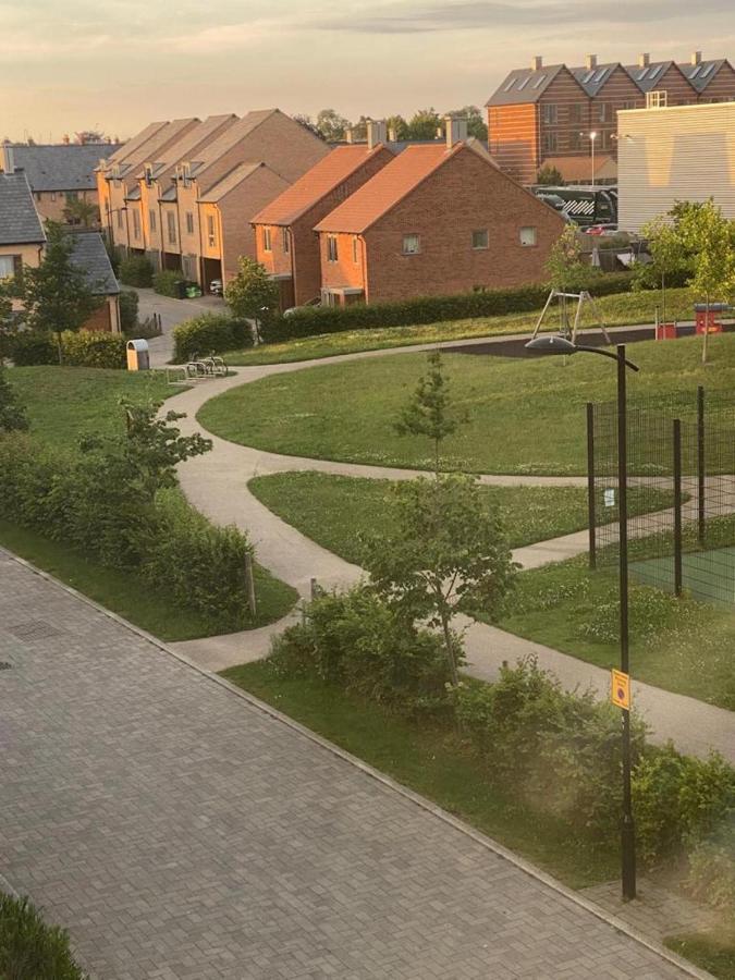 Contemporary Trumpington Apartment With Self Check-In ,Free On-Site Parking, Terrace, Super Fast Wifi & 5 Mins Drive To Papworth & Addenbrookes Hospitals 캠브리지 외부 사진