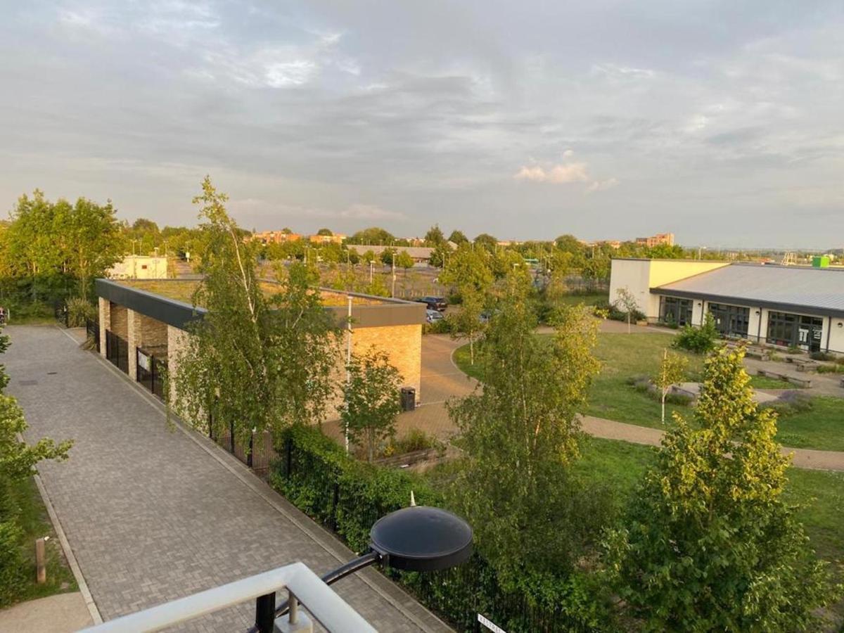 Contemporary Trumpington Apartment With Self Check-In ,Free On-Site Parking, Terrace, Super Fast Wifi & 5 Mins Drive To Papworth & Addenbrookes Hospitals 캠브리지 외부 사진