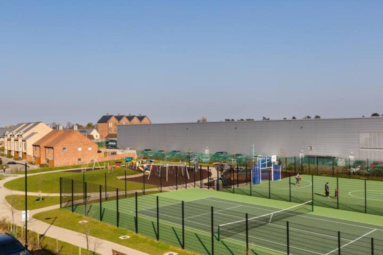 Contemporary Trumpington Apartment With Self Check-In ,Free On-Site Parking, Terrace, Super Fast Wifi & 5 Mins Drive To Papworth & Addenbrookes Hospitals 캠브리지 외부 사진