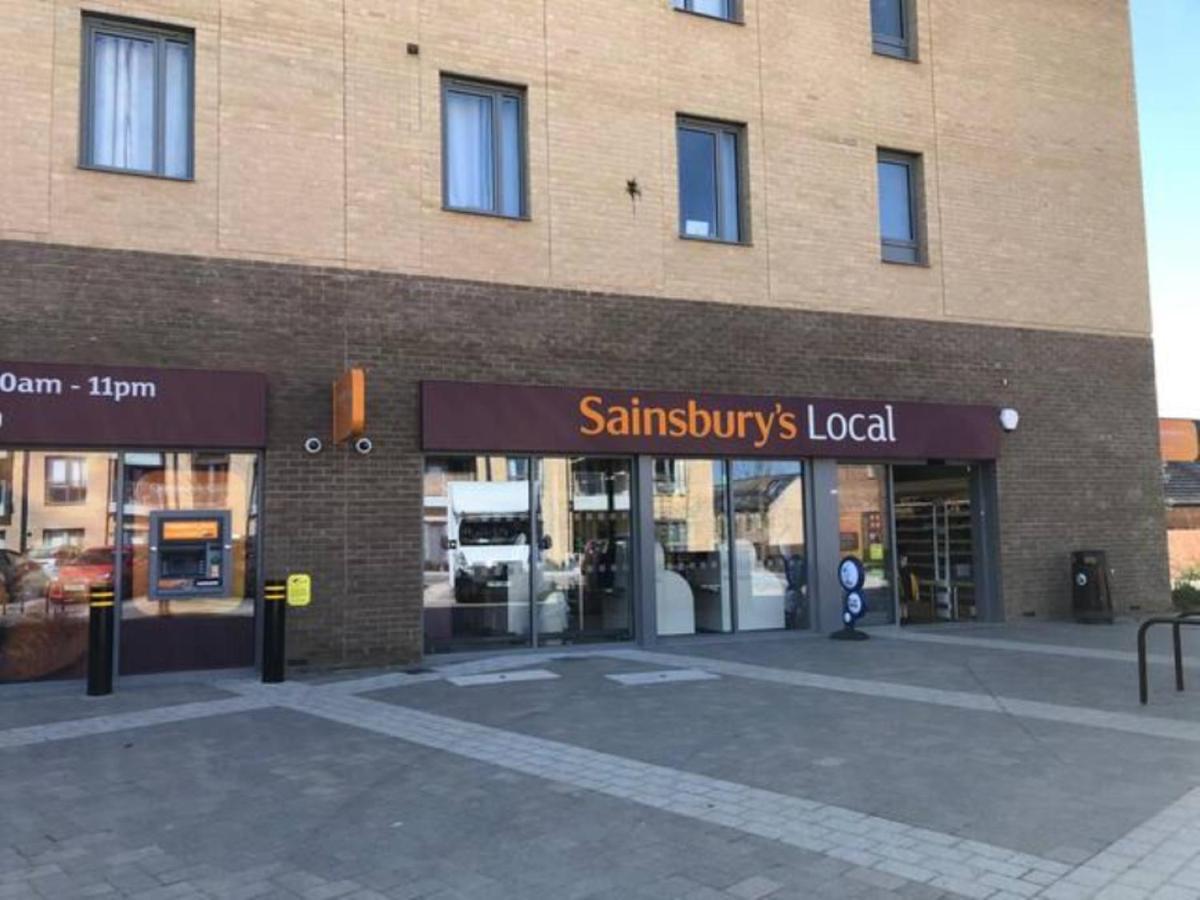 Contemporary Trumpington Apartment With Self Check-In ,Free On-Site Parking, Terrace, Super Fast Wifi & 5 Mins Drive To Papworth & Addenbrookes Hospitals 캠브리지 외부 사진