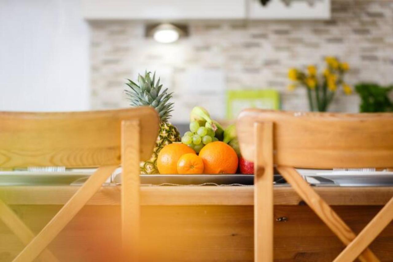 Contemporary Trumpington Apartment With Self Check-In ,Free On-Site Parking, Terrace, Super Fast Wifi & 5 Mins Drive To Papworth & Addenbrookes Hospitals 캠브리지 외부 사진