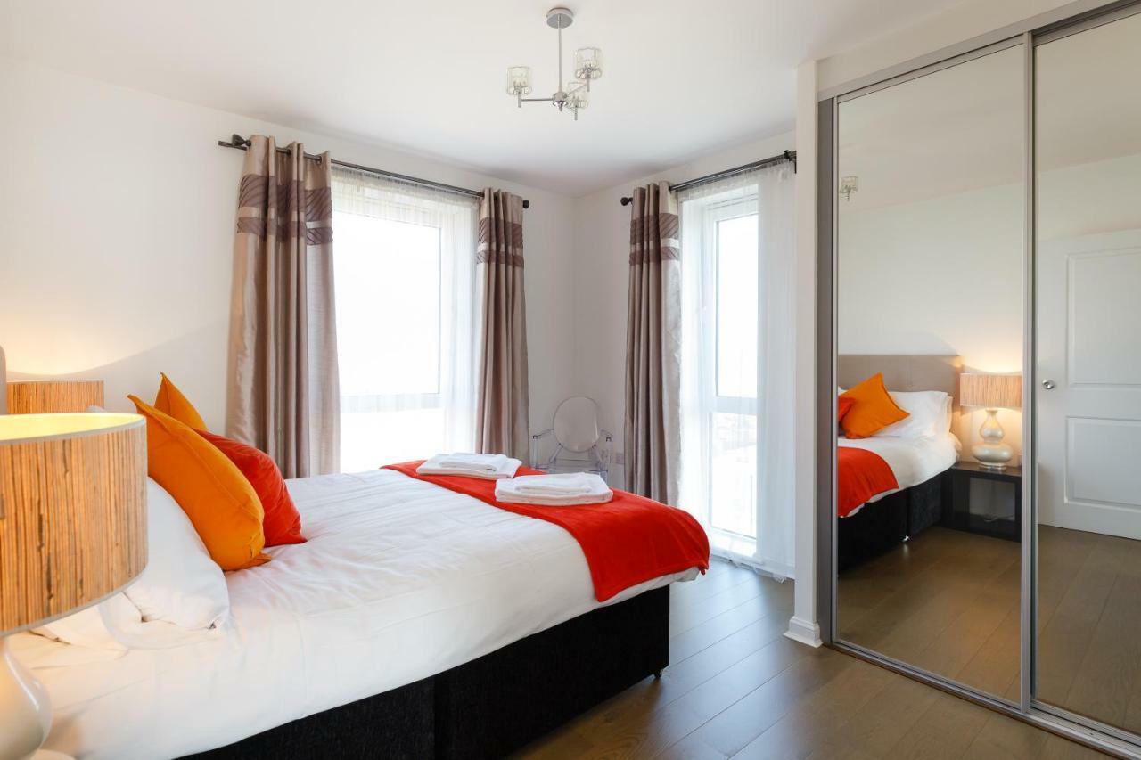 Contemporary Trumpington Apartment With Self Check-In ,Free On-Site Parking, Terrace, Super Fast Wifi & 5 Mins Drive To Papworth & Addenbrookes Hospitals 캠브리지 외부 사진
