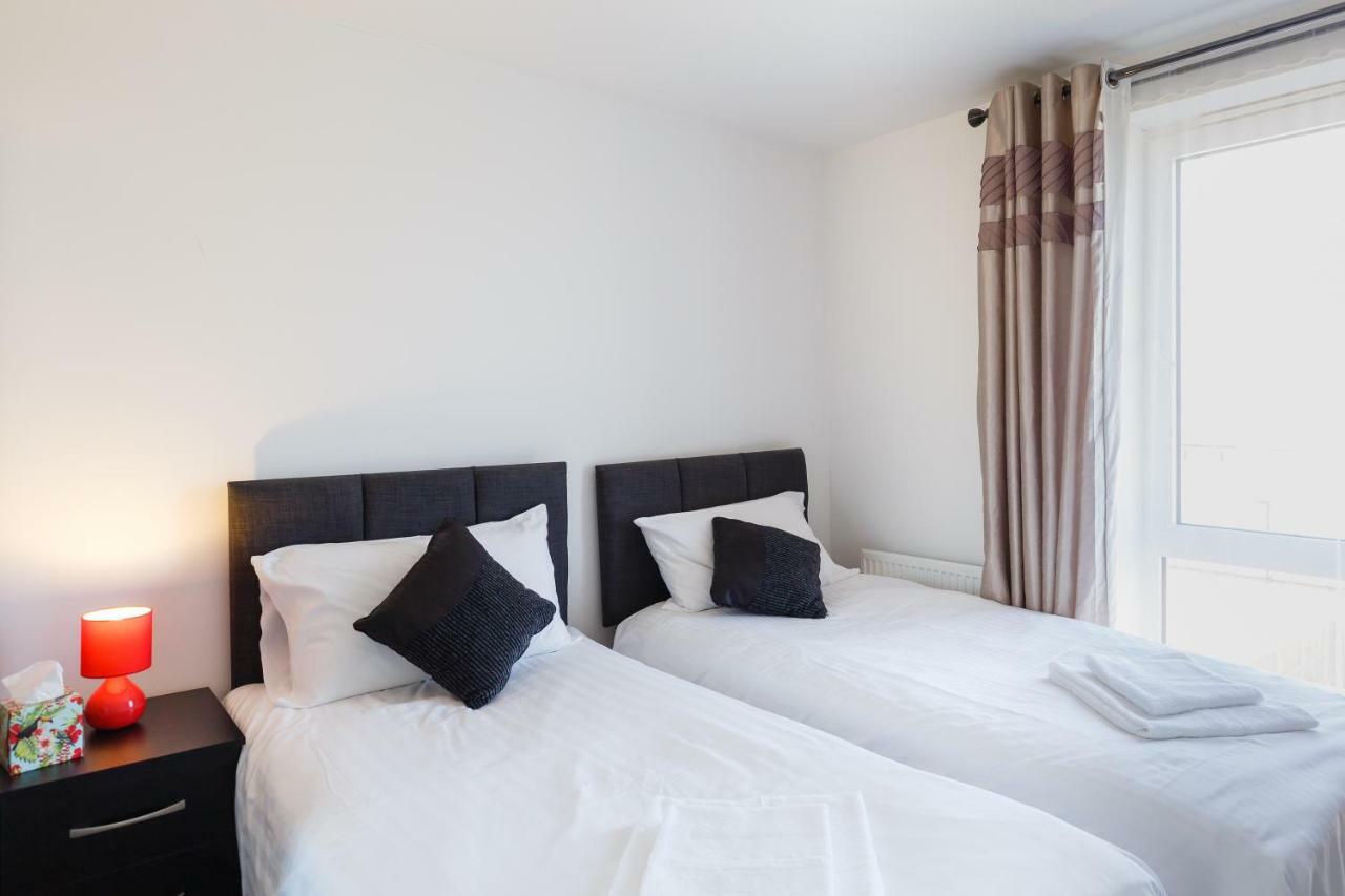 Contemporary Trumpington Apartment With Self Check-In ,Free On-Site Parking, Terrace, Super Fast Wifi & 5 Mins Drive To Papworth & Addenbrookes Hospitals 캠브리지 외부 사진